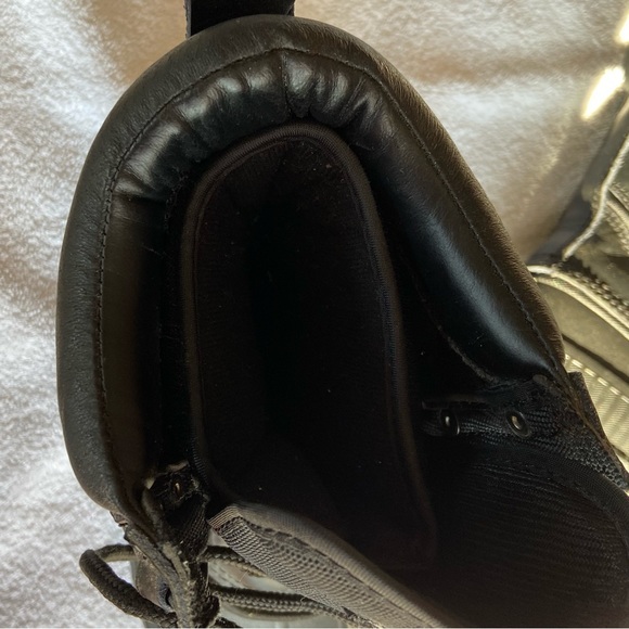 Women’s size 6 winter boots - Picture 6 of 7